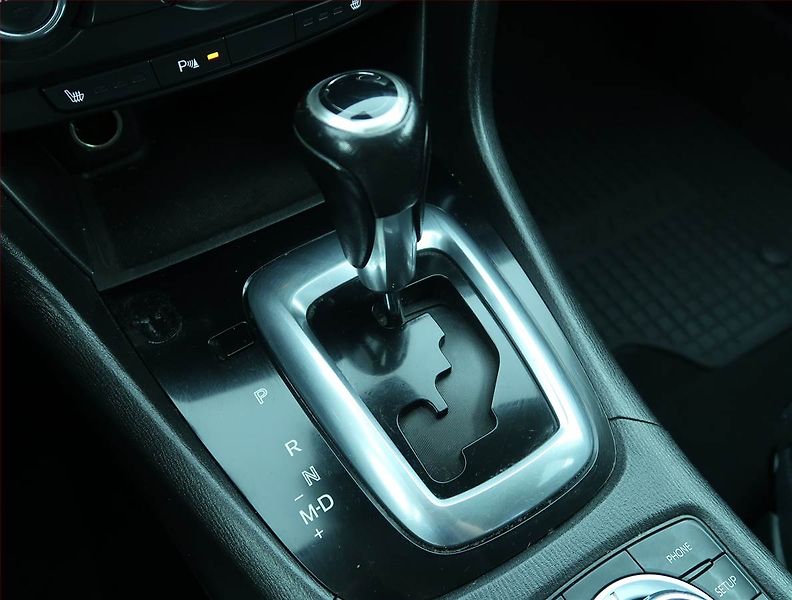 Mazda 6 (2013) 2.0 Skyactiv-G, Automat - fotka 13 z 17