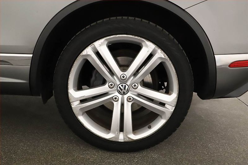 Volkswagen Touareg (2016) R-Line 3.0 TDI, 4X4, Automat - fotka 20 z 20