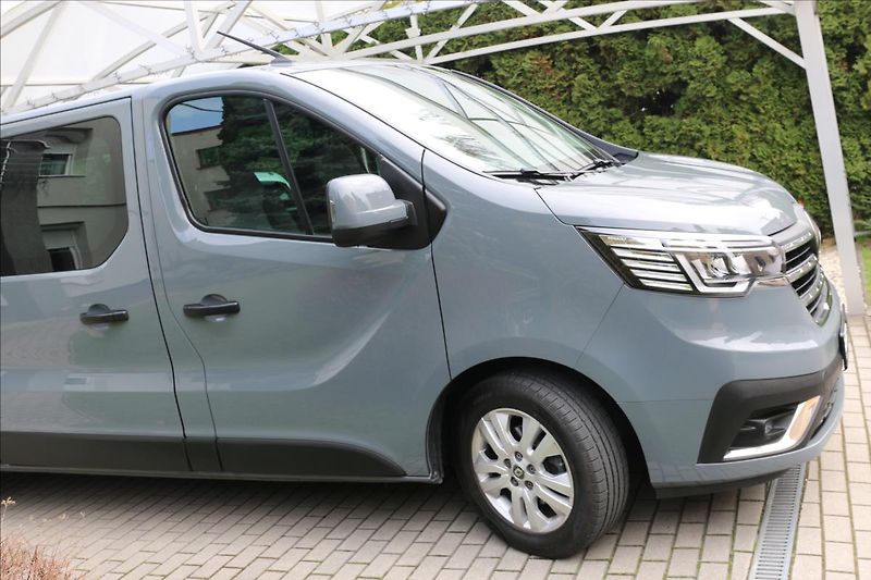 Renault Trafic 2,0 1.maj. ČR,DPH, 8míst - fotka 10 z 48