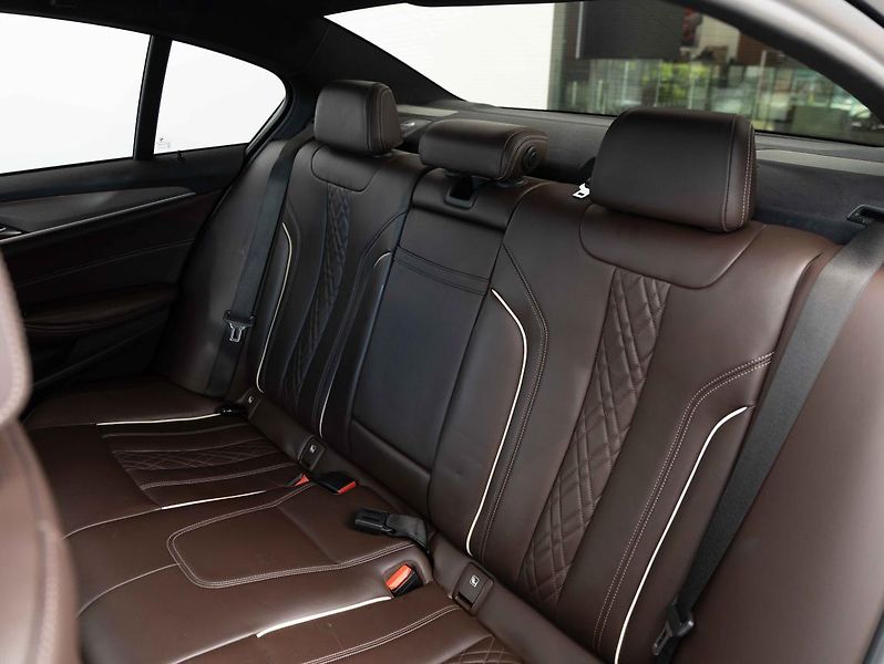 BMW Řada 5 540d xDrive Limousine - fotka 15 z 21