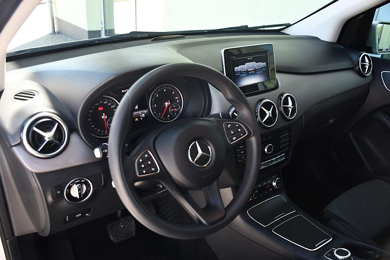 Mercedes-Benz Třídy B 220d PDC 4M N.TOP VYHŘ.SEDAČ - fotka 15 z 38