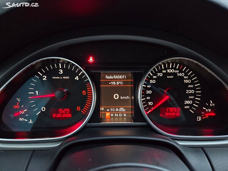 Audi Q7 (2007) 3.0TDI 171Kw ČR 1.maj Taž 3.5t - fotka 33 z 41