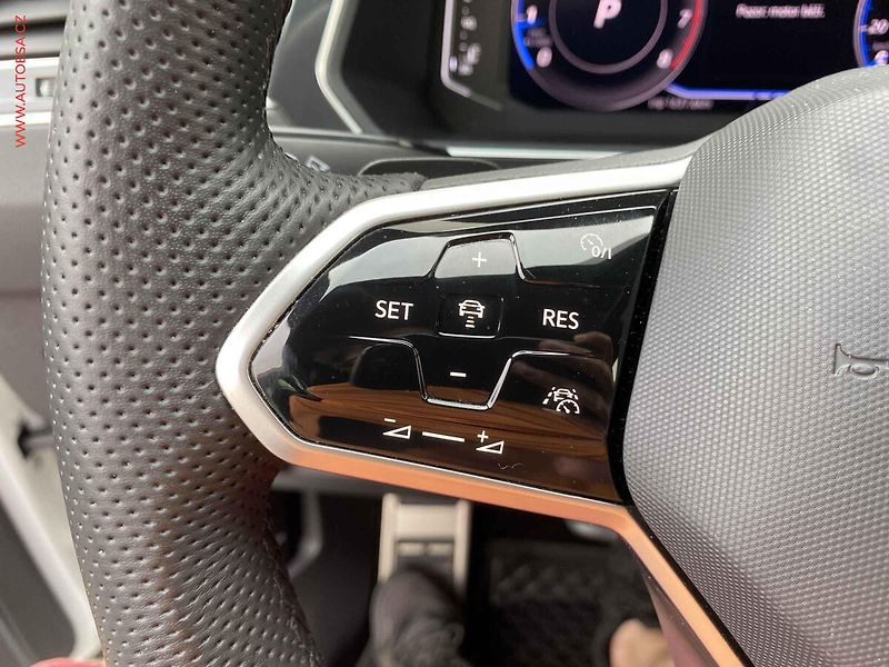 Volkswagen Tiguan (2021) 2.0 TSI 4x4, R-Line - fotka 22 z 25