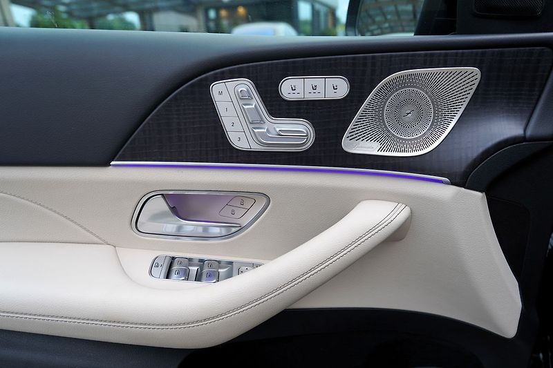 Mercedes-Benz GLS 580 4Matic/AMG/21/HUD/ČR - fotka 19 z 49