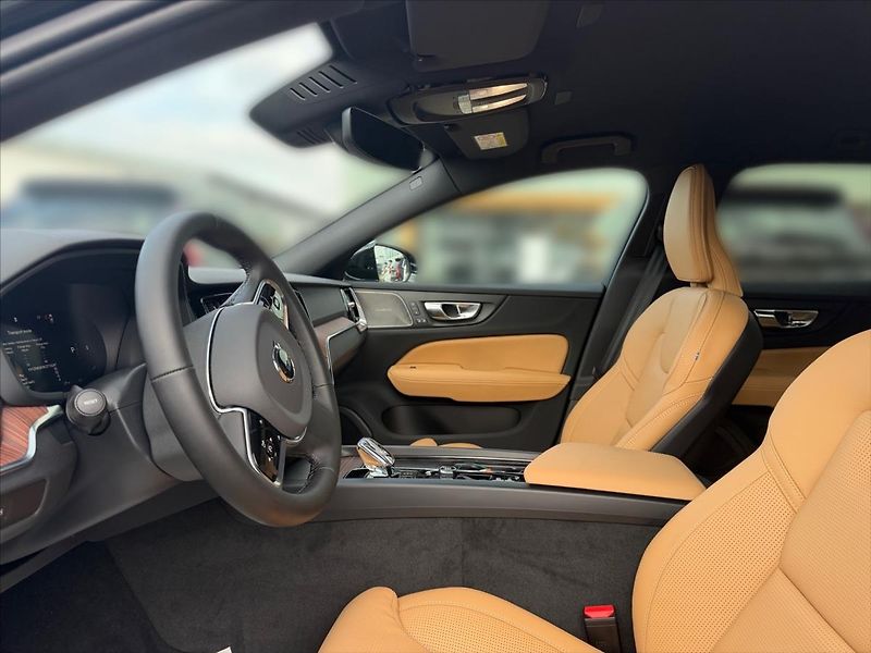 Volvo V60 (2026) 2,0 B4 Plus Bright 6247 - fotka 7 z 14