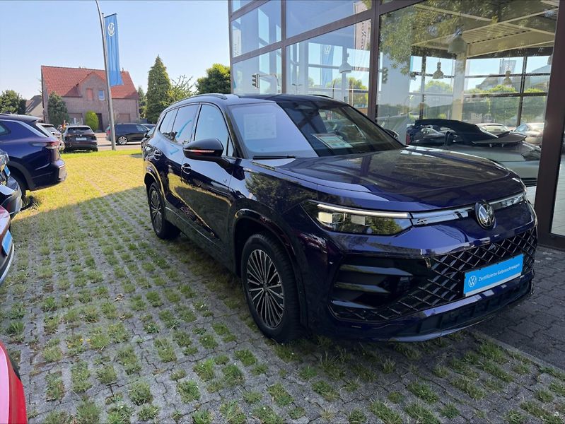 Volkswagen Tayron TSI 195kW 4x4 Pano DCC HuD 360 - fotka 2 z 9