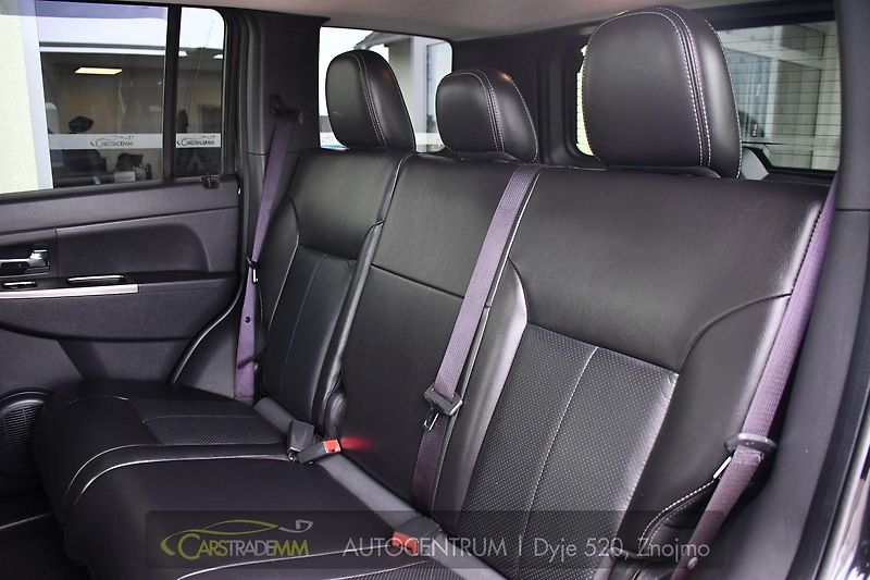 Jeep Cherokee 2.8CRD LIMITED TAŽNÉ - fotka 14 z 44