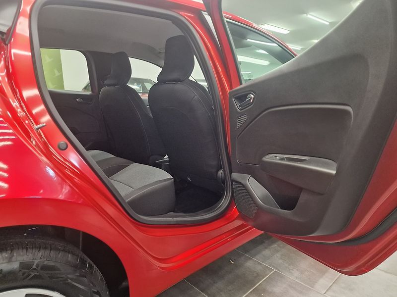 Mitsubishi Colt (2024) Invite+ 67 kW 2024 800km - fotka 24 z 60
