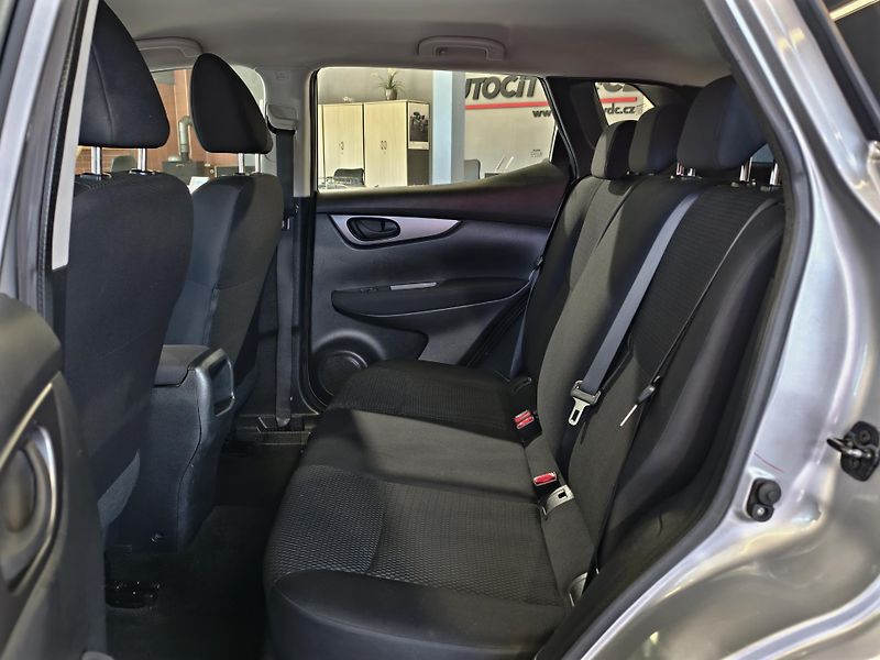 Nissan Qashqai 1.2 DIG-T TEMPOMAT, LANE, DPH  - fotka 10 z 24