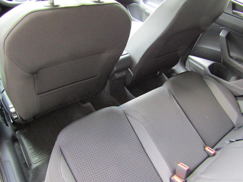 Volkswagen Taigo People 1,0 TSI 70 kW 5G - fotka 33 z 38