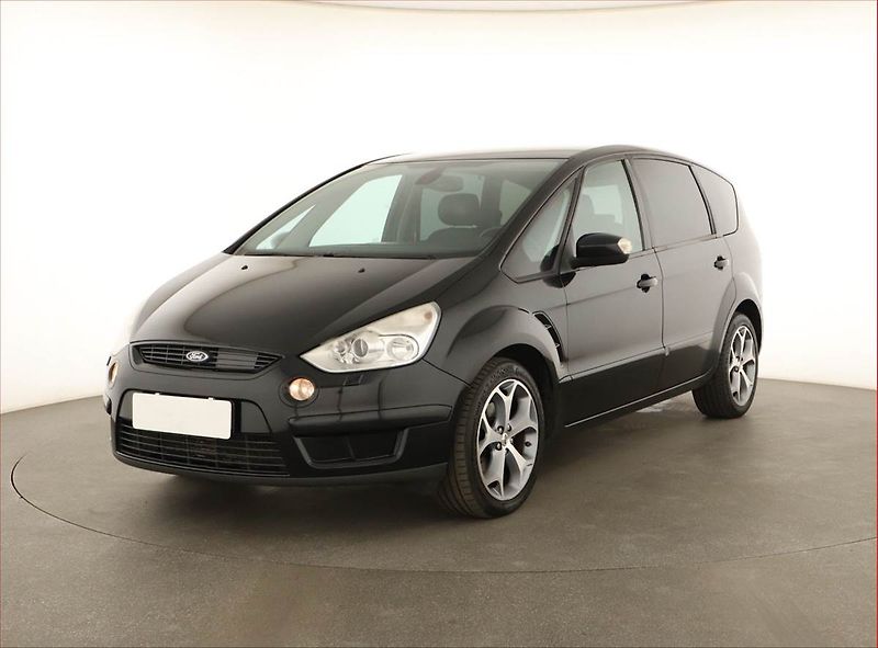 Ford S-MAX (2008) 2.0 TDCi, po STK, zamluveno - fotka 2 z 17