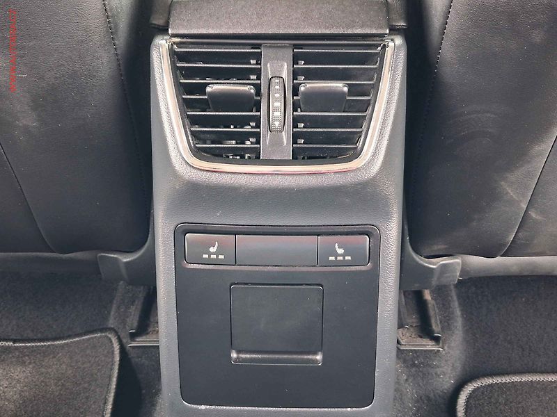 Škoda Octavia (2014) 1.4 TSi, Elegance, DSG, bixen - fotka 23 z 26