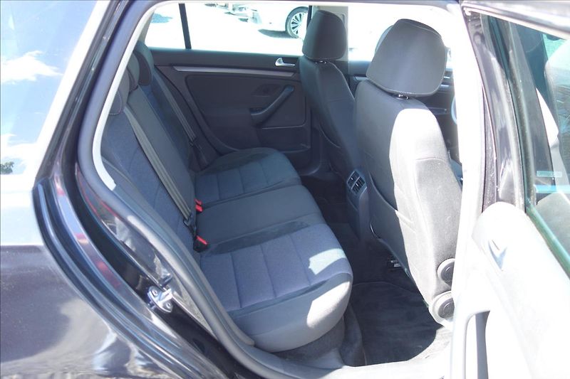 Volkswagen Golf 1,6 TDi 77KW, TRENDLINE. - fotka 12 z 27