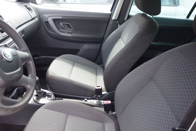Škoda Fabia 1,2TSi 77 kW DSG !!! Servisová - fotka 30 z 30