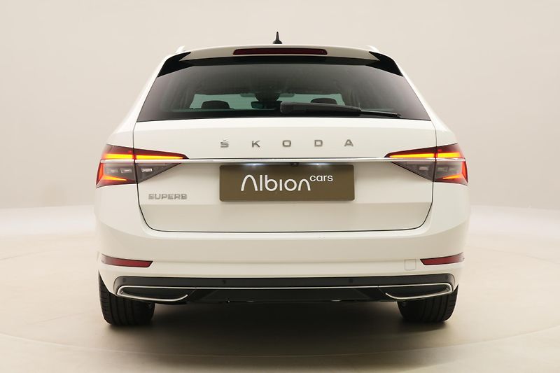 Škoda Superb COMBI 2.0TDI L&K DSG CZ - fotka 11 z 64