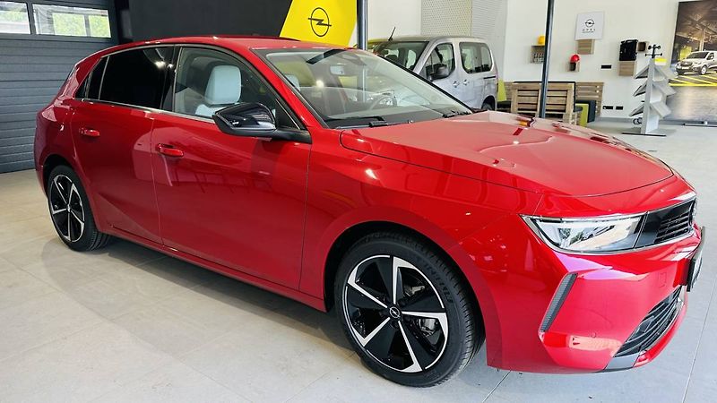 Opel Astra Elegance HB 1.2 TURBO 96kW/130 - fotka 3 z 29