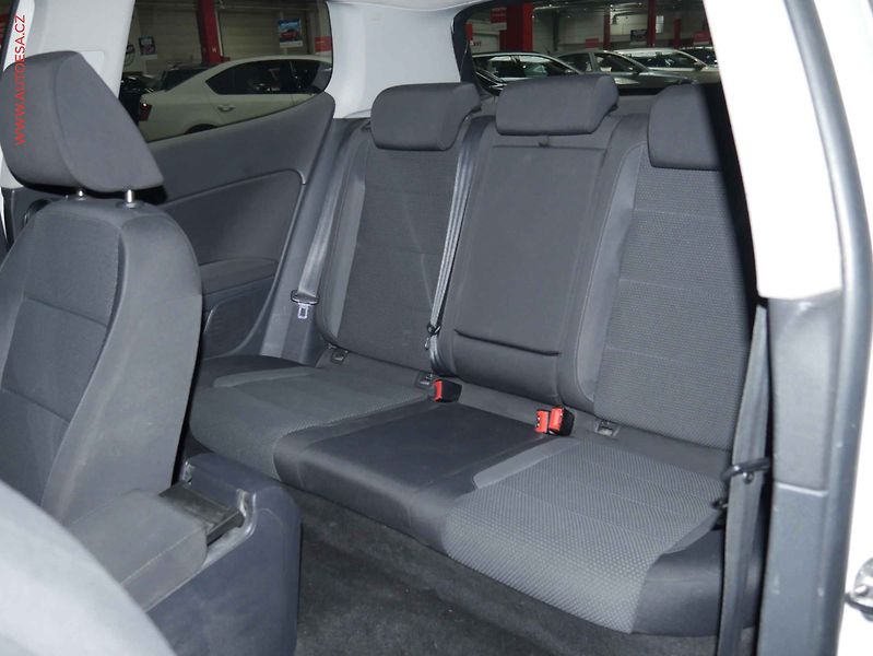 Volkswagen Golf (2009) 2.0 TDi, DSG, temp - fotka 10 z 18