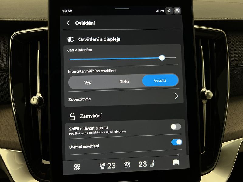 Volvo XC90 T8 AWD RECHARGE BRIGHT PLUS - fotka 44 z 56