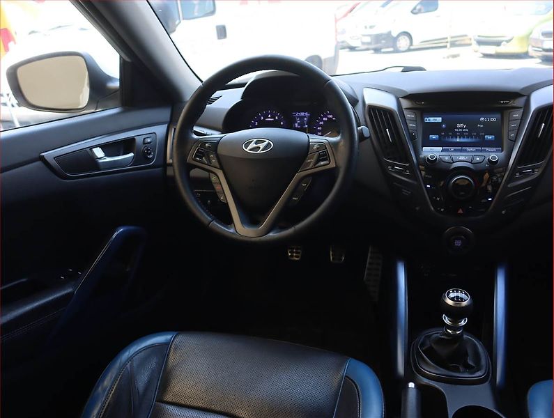 Hyundai Veloster (2013) 1.6 T-GDI, Serv.kniha, Navi - fotka 7 z 19