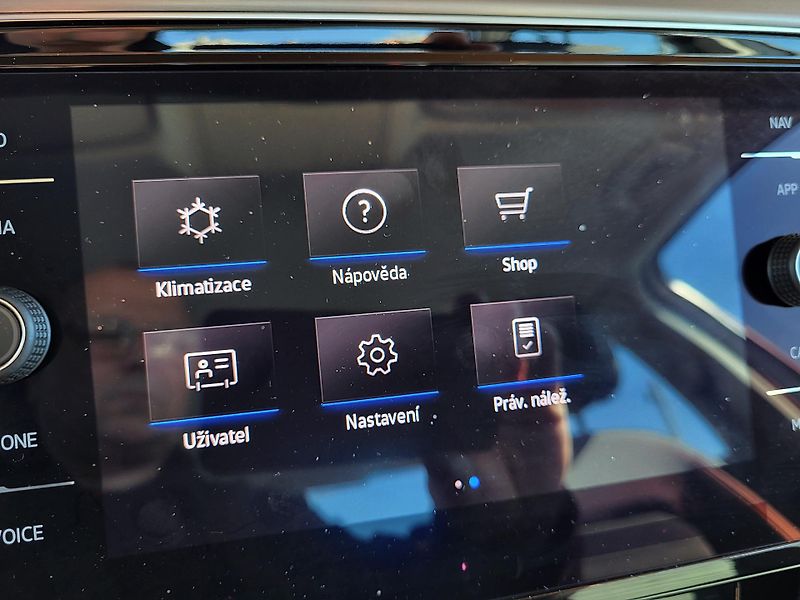 Volkswagen Passat SEDAN 2.0 TDi ELEGANCE *ČR - fotka 19 z 48