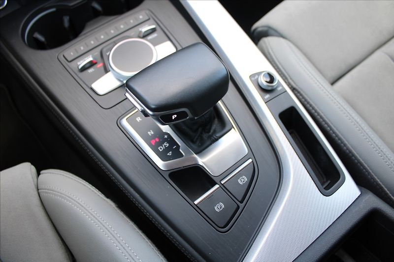 Audi A4 2,0 TDI  AUTOMAT,4x4,VIRTUAL - fotka 21 z 49