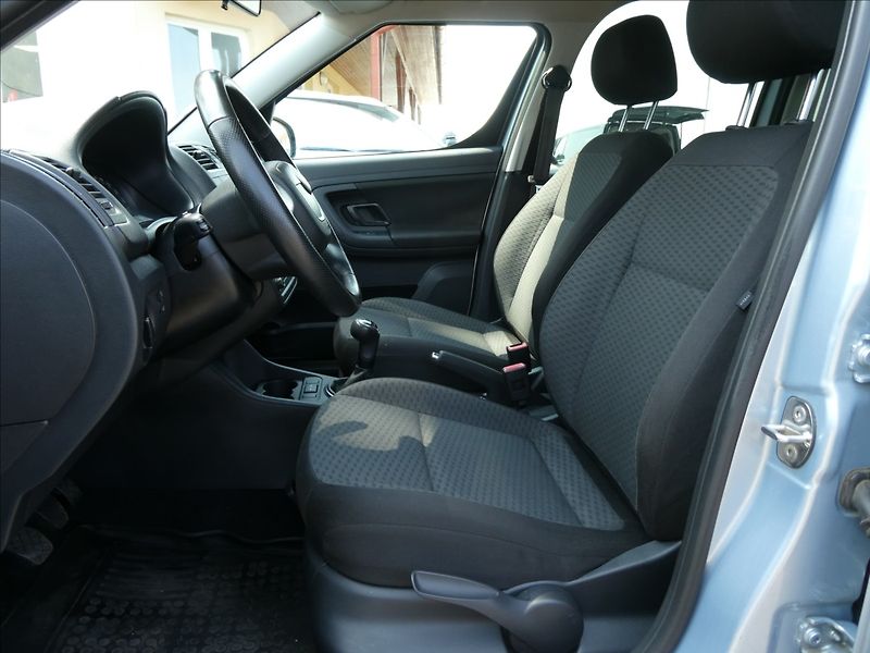 Škoda Roomster 1,2 TSi 2x kola,KLIMA,tempomat - fotka 16 z 43