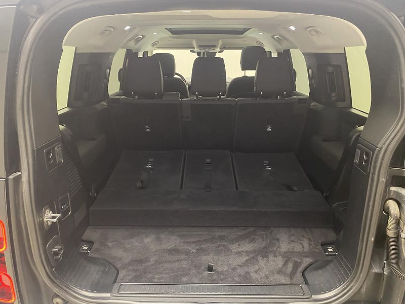 Land Rover Defender 130 D300 SE AWD AUT CZ 8míst - fotka 6 z 54