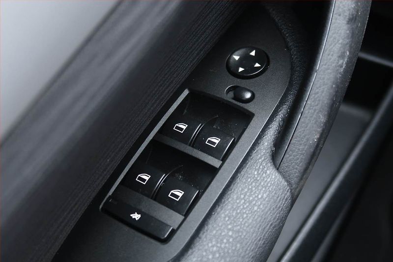 BMW X1 (2010) xDrive20d, 4X4, Xenony - fotka 16 z 17