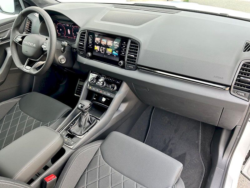 Škoda Karoq (2025) Sportline 2.0 TDI 110 kW DSG - fotka 16 z 35