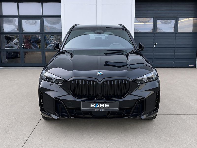BMW X5 xDrive 30d M-Sport - fotka 2 z 31
