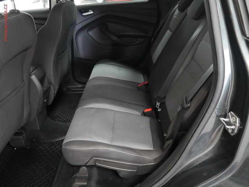 Ford Kuga (2016) 1.5 EB, Klima - fotka 10 z 17