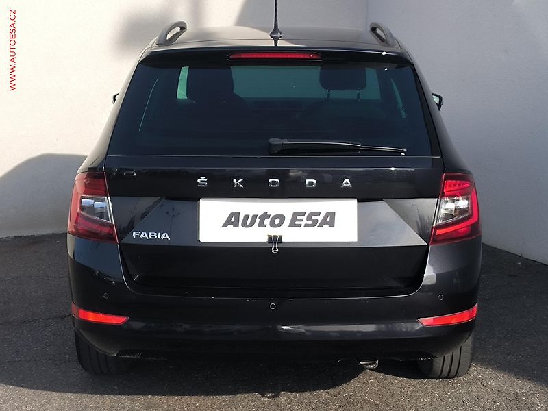 Škoda Fabia (2021) 1.0 TSi, Ambition, park. - fotka 5 z 21