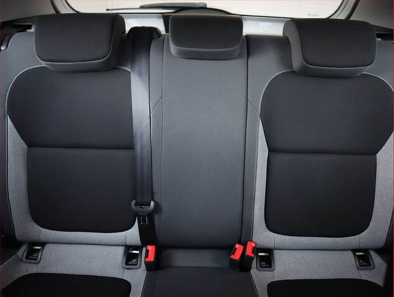 Škoda Fabia (2015) Ambition 1.2 TSI, Serv.kniha - fotka 10 z 16