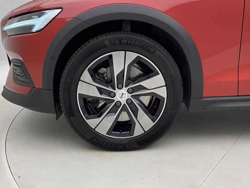 Volvo V60 CC B5 AWD PLUS AUT REZERVACE - fotka 35 z 59