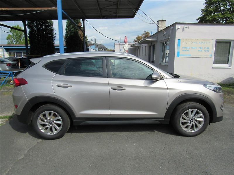 Hyundai Tucson 1,6 GDi 97kW Premium - fotka 8 z 32