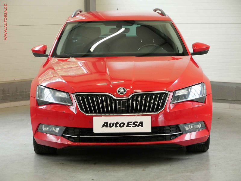 Škoda Superb (2016) 2.0TDi, ČR, Bixen, AC, park - fotka 2 z 21