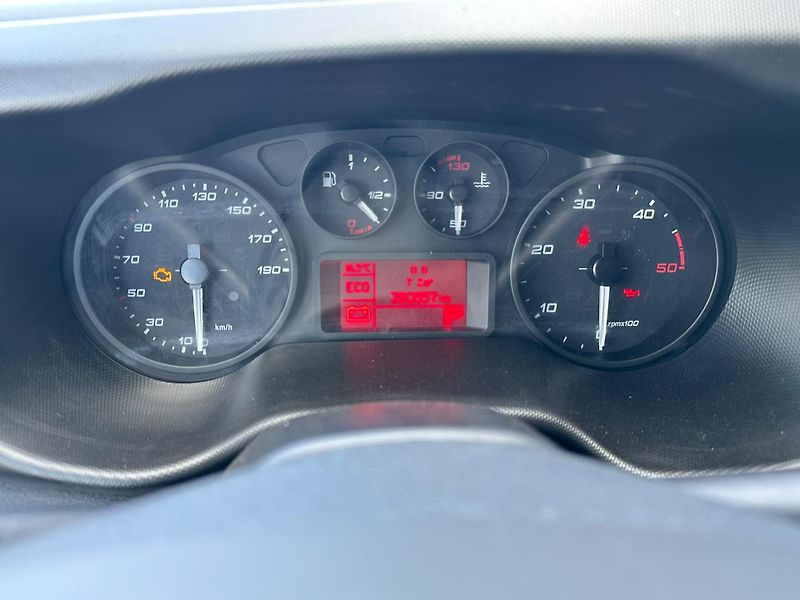 Iveco Daily 2.3 35S16,L4H3,automat,MAXI - fotka 8 z 14