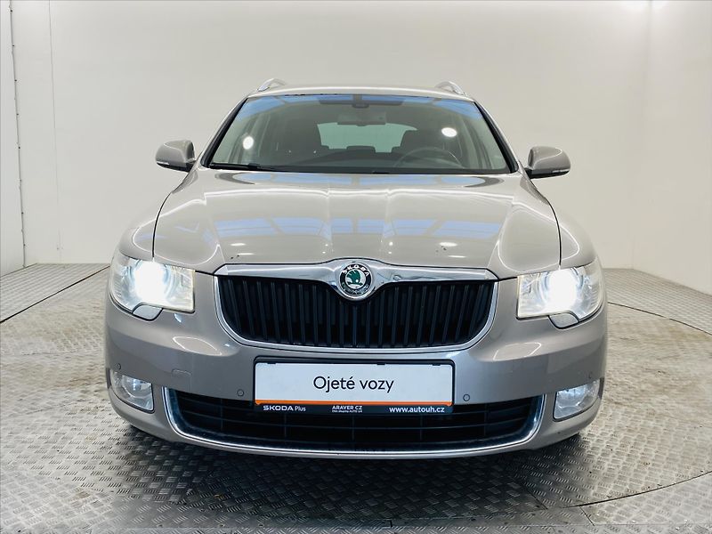 Škoda Superb 2,0 TDI 125kW 4x4 Elegance - fotka 4 z 25