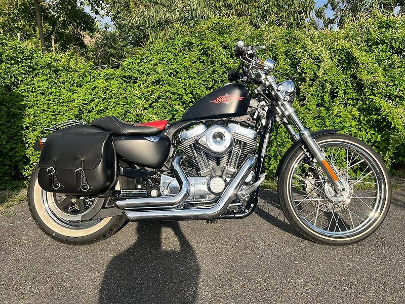 Harley-Davidson XL 1200V Sportster Seventy-Two (2012) - fotka 2 z 15