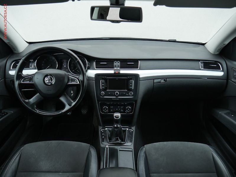 Škoda Superb (2014) 2.0 TDi, xenon, kůže - fotka 8 z 22