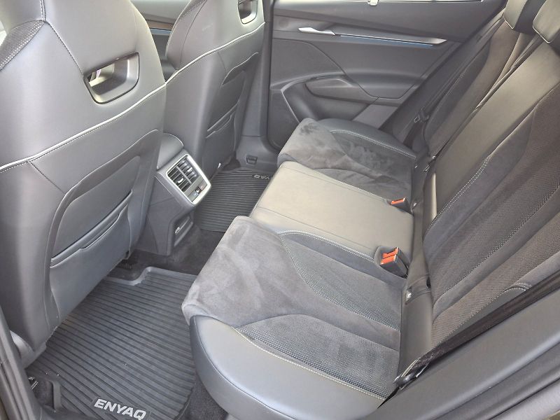 Škoda Enyaq (2025) iV SportLine 4x4 85x 210kW - fotka 12 z 35