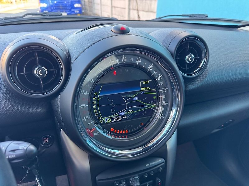 Mini Paceman (2015) 2.0 D Cooper Works - fotka 13 z 50