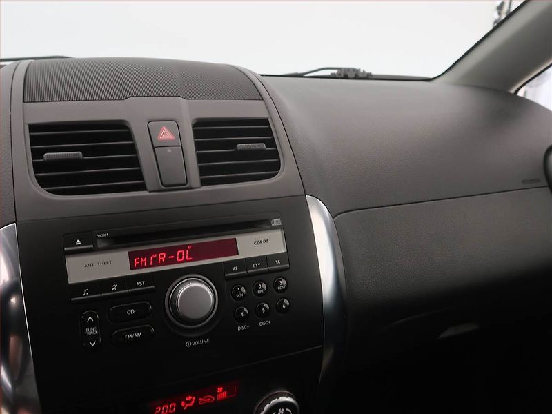 Fiat Sedici (2009) 1.6, 4X4, Serv.kniha - fotka 12 z 15