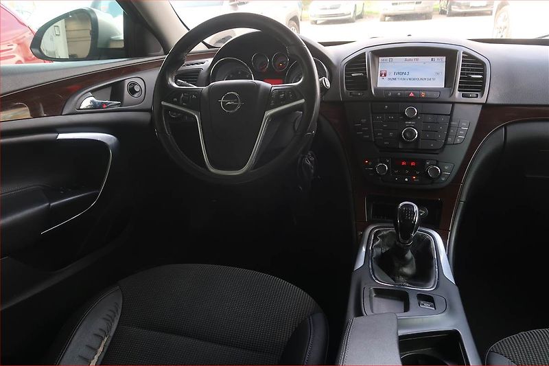 Opel Insignia (2010) 2.0 CDTI, po STK - fotka 7 z 12
