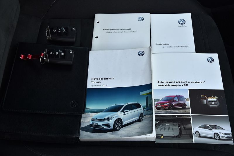 Volkswagen Touran 1.6 TDi 6st COMFORTLINE,7 MÍST - fotka 49 z 50