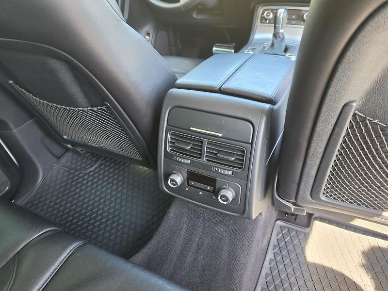 Volkswagen Touareg 3.0 TDI 4Motion Dyn Aud R-Line - fotka 21 z 24