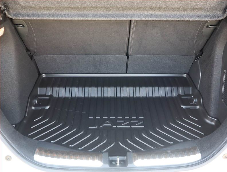 Honda Jazz (2022) 1.5 e:HEV, Automat, Serv.kniha - fotka 14 z 17