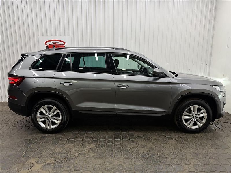 Škoda Kodiaq 2.0TDI 110kW DSG ACC 1MAJ - fotka 10 z 37