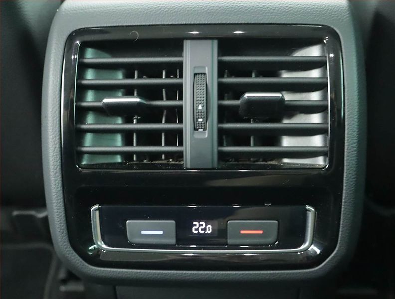 Volkswagen Passat (2021) Elegance 2.0 TDI - fotka 22 z 22