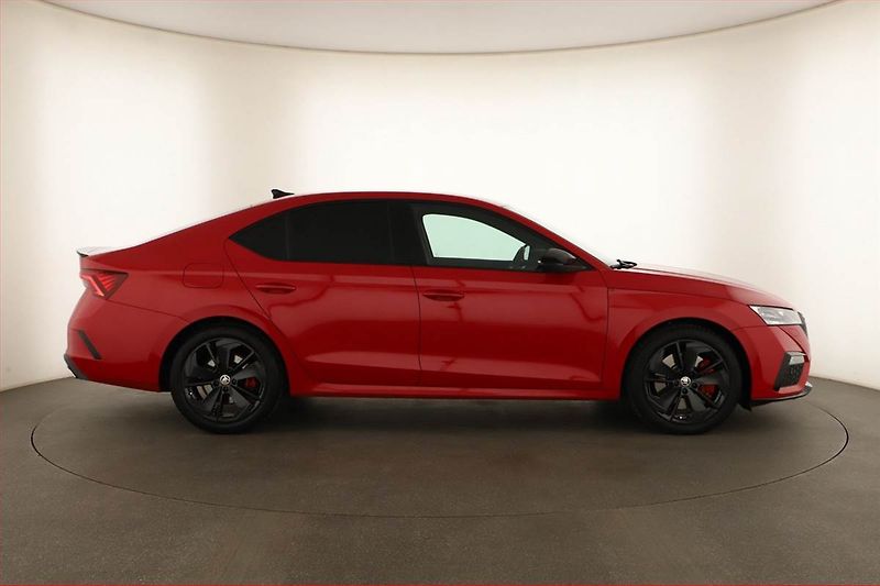 Škoda Octavia (2022) RS 2.0 TSI - fotka 6 z 16